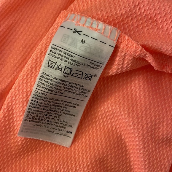 Women’s Old Navy Active Tank - Picture 3 of 4